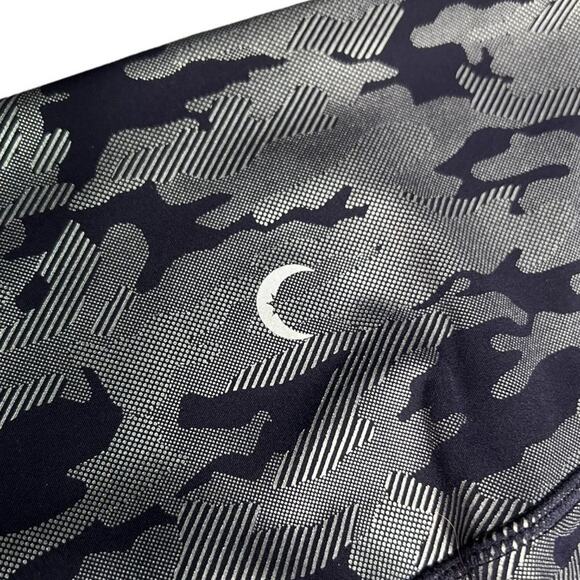 Zyia Active Silver Camo Supreme Hi-Rise 7/8 24", Size 6/8 - Picture 6 of 8